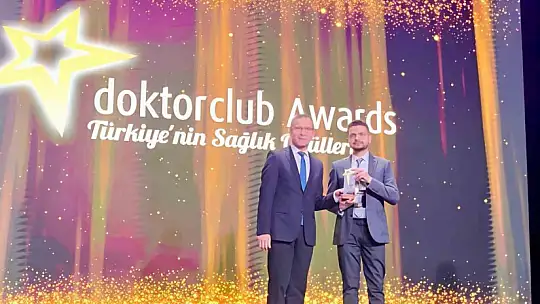 Kayseri Devlet Hastanesi'ne 'Yılın Yenilikçi Sağlık Profesyonelleri' ödülü