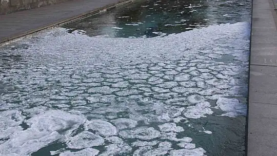 Kayseri dondu, süs havuzları buz tuttu