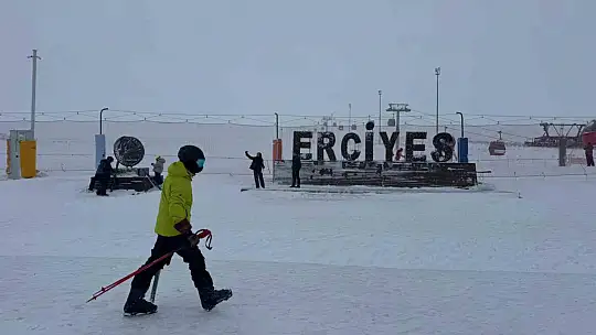 Kayseri güne beyaz örtüyle uyandı