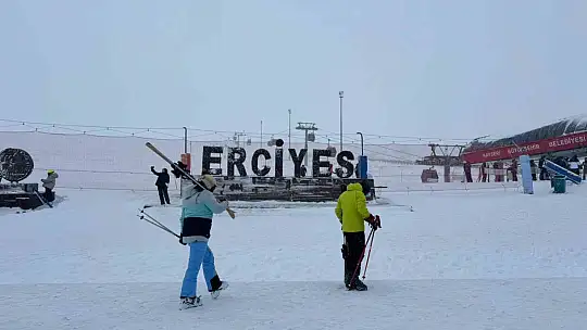 Kayseri güne beyaz örtüyle uyandı