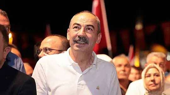 Kayseri iş dünyası milletin zaferini Cumhuriyet Meydanı'nda sahiplenmeye devam etti