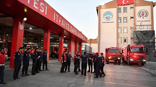 Kayseri itfaiyesi yangınla mücadele için Manisa'ya gitti