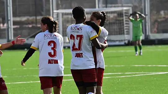 Kayseri Kadın FK evinde hata yapmadı