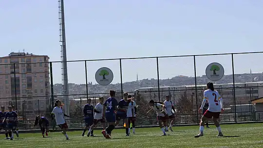 Kayseri Kadın FK farklı kazandı