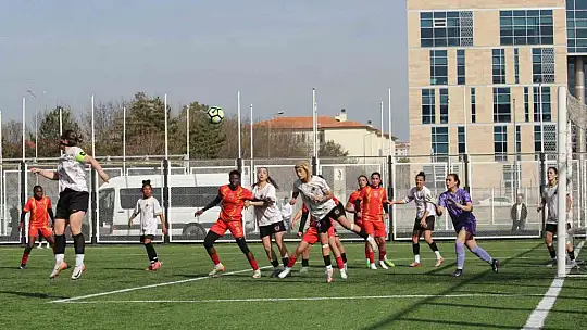 Kayseri Kadın FK şampiyon oldu