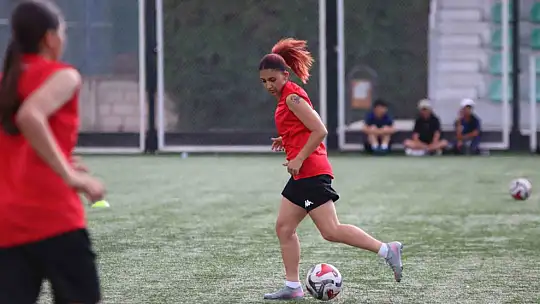 Kayseri Kadın Futbol Kulübü, Süper Lig'e hazırlanıyor