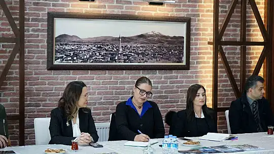 Kayseri Kent Konseyi'nden Erciyes'in zirvesinde 'gastronomi' toplantısı