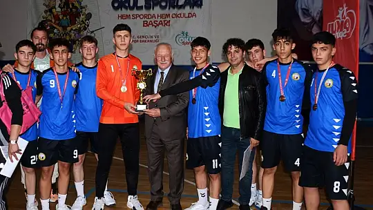 Kayseri Liseli Gençler Hentbol İlBirinciliği sona erdi