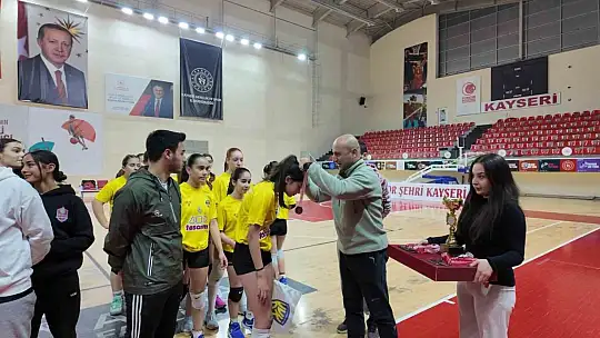 Kayseri Midi Kızlar Süper Ligi müsabakaları tamamlandı
