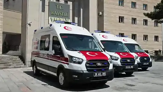 Kayseri'nin Acil Sağlık Hizmetleri Filosuna 3 yeni ambulans daha katıldı