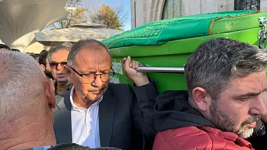 Kayseri'nin tanınan siması Şeref Yaroğlu toprağa verildi