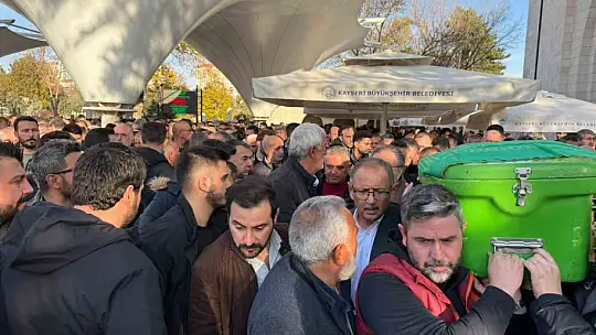 Kayseri'nin tanınan siması Şeref Yaroğlu toprağa verildi