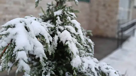 Kayseri'nin yüksek kesimlerine kar yağdı