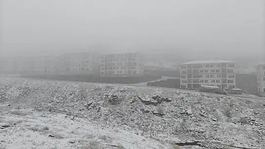 Kayseri'nin yüksek kesimlerine kar yağdı