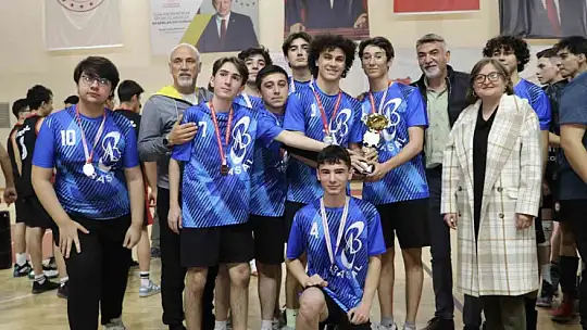 Kayseri Okul Sporları Voleybol Genç Erkekler müsabakaları tamamlandı