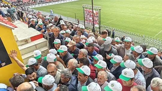 Kayseri Pancar Ekicileri Kooperatifi'nde Akay güven tazeledi