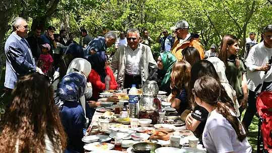 Kayseri protokolü Soğanlı Vadisi'nde buluştu