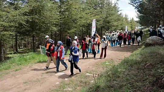 Kayseri protokolü yangınlara karşı ormanda temizlik yaptı