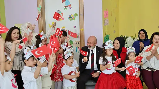 Kayseri protokolünden '23 Nisan' mesajları