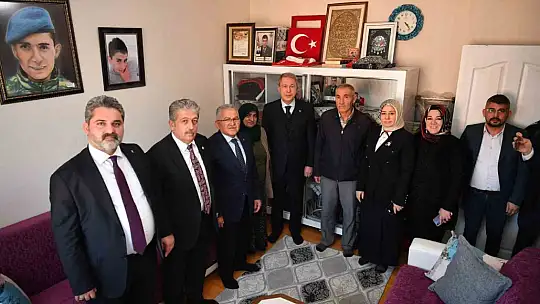 Kayseri protokolünden şehit ailelerine ziyaret