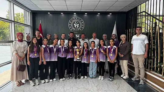Kayseri şampiyonu sporculardan İl Müdürü Kabakcı'ya ziyaret
