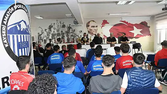 Kayseri Süper U-18 Ligi şampiyonları kupalarını aldı