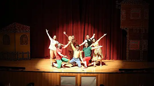 Kayseri tiyatroyu sevdi