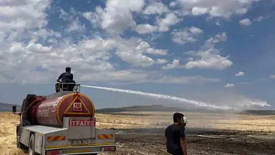 Kayseri Tomarza'da 2 günde 4 ekili arazide yangın çıktı