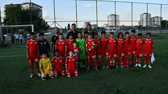 Kayseri U-11 Ligi'nde şampiyon Melikgazi Belediyespor oldu