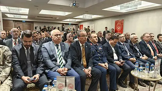 Kayseri Valisi Çiçek: 'Dünyayı cinsiyetsizleştirme gibi akıl dışı ahlaksız bir konuma getirmek isteyenler aile kurumunun yıkılmasını istiyorlar'