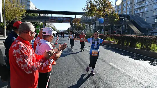 Kayseri Yarı Maratonu dünya sahnesinde: Büyükkılıç imzasıyla 5. uluslararası koşu