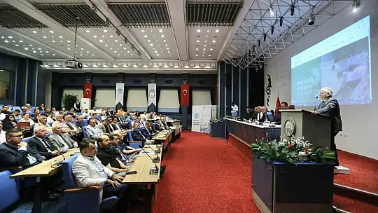Kayseri'yi Geleceğe Hazırlayan Başkan Büyükkılıç, Kent Konseyi'nde projelerini anlattı