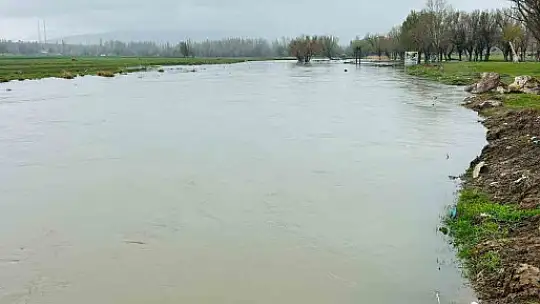 Kayseride Zamantı Irmağı taştı: Kano merkezleri sular altında kaldı