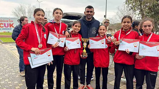 Kayserili atletler Aydın'dan madalyalarla döndü