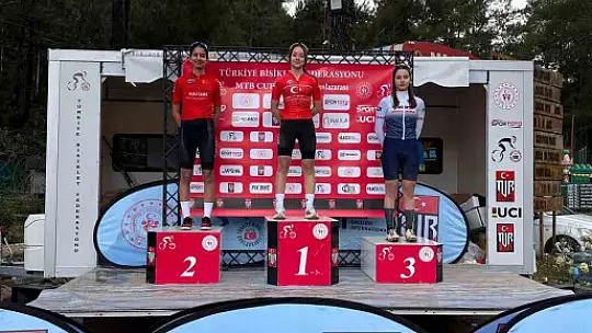 Kayserili bisikletçiler Alanya'da kürsüye ambargo koydu