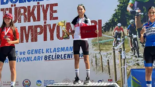 Kayserili bisikletçilerden çifte başarı