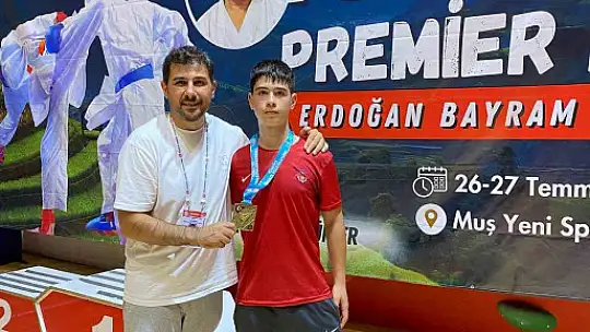 Kayserili karatecilerden 5 madalya