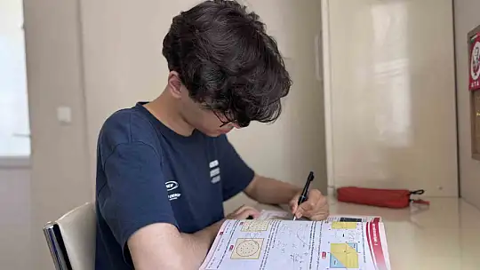 Kayserili LGS birincisi: 'Stres yaparsanız her şey bozulur'