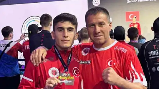 Kayserili Muaythai sporcularından dünya arenasında büyük zafer