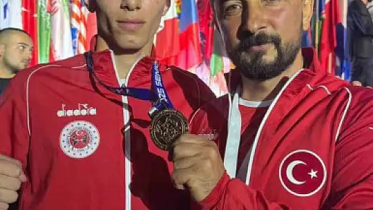Kayserili Muaythaiciler dünya derecelerine imza attı
