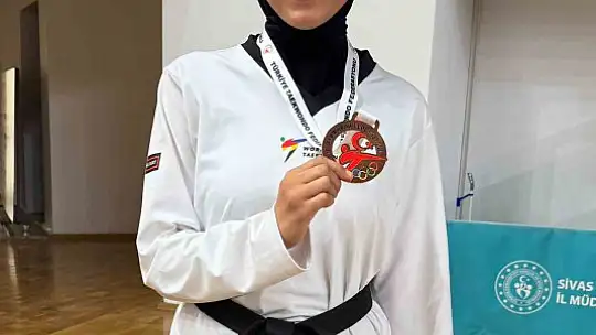 Kayserili sporcu Esma Nur Türkiye 3.'sü oldu