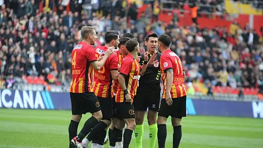 Kayserispor'da an çok kart gören Gökhan Sazdağı oldu