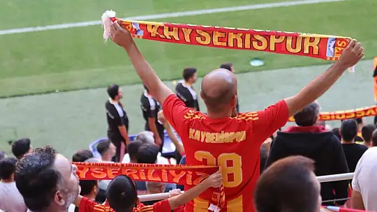Kayserispor'dan öğrencilere kombine jesti