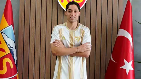 Kayserispor, Talha Sarıarslan ile 3 yıllık sözleşme imzalandı