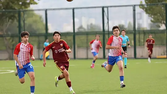 Kayserispor U17 takımı gol olup yağdı