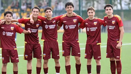 Kayserispor U17 takımı gol olup yağdı