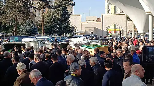 KAYSO Başkanı Mehmet Büyüksimitci'nin annesi son yolculuğuna uğurlandı