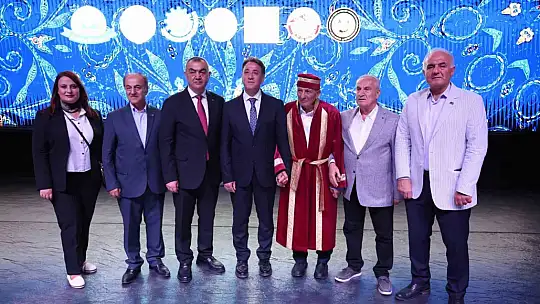 KAYSO'nun Yılın Ahisi Mustafa Suat Köylüoğlu haftan giydi