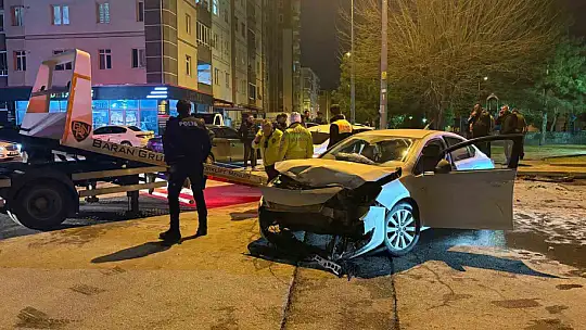 Kaza sonrası sürücü kaçtı, yakını yerine geçmeye çalıştı