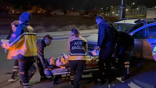 Kaza yapan alkollü sürücü, 'Gazeteci çekerse üflemem' diyerek, ekiplere zorluk çıkardı